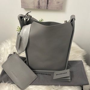 Beautiful Balenciaga Tool 2.0 bag